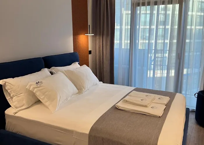 View C, Tirana, Albania Apartamento *